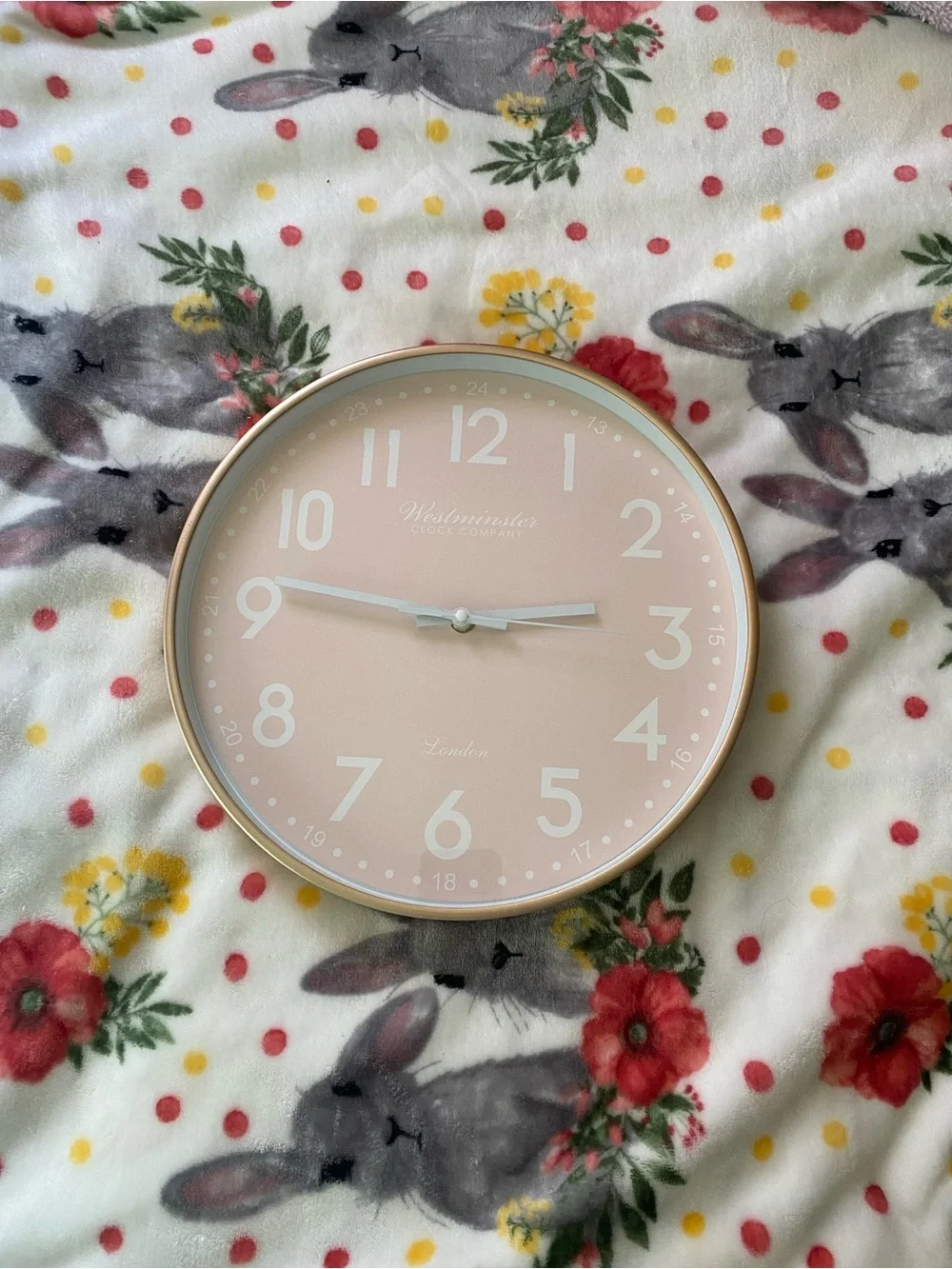 Pink decorative clock